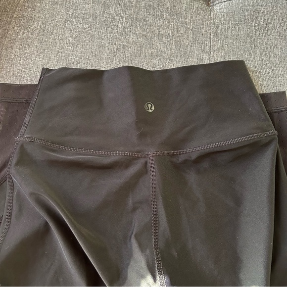 Lululemon Wunder Under Tech Mesh size 2 - Picture 7 of 10